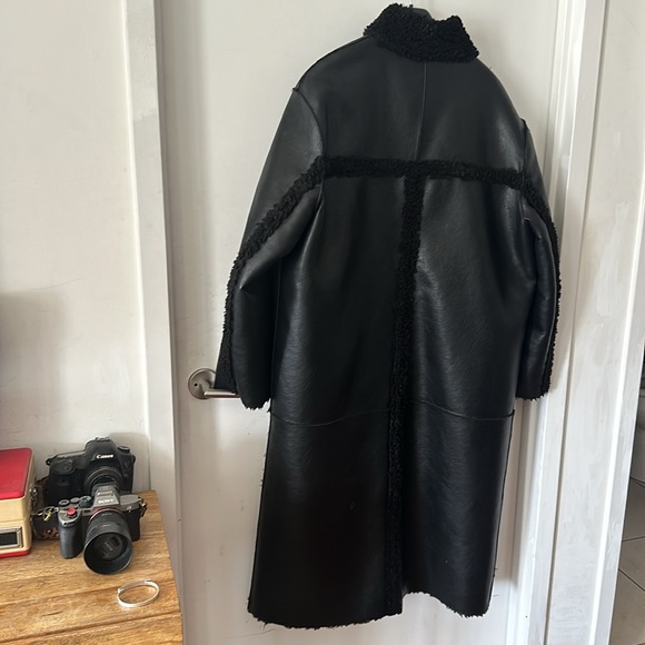 APPARIS Tilly 2  Sherpa Faux Leather Overcoat reversible - Picture 5 of 5